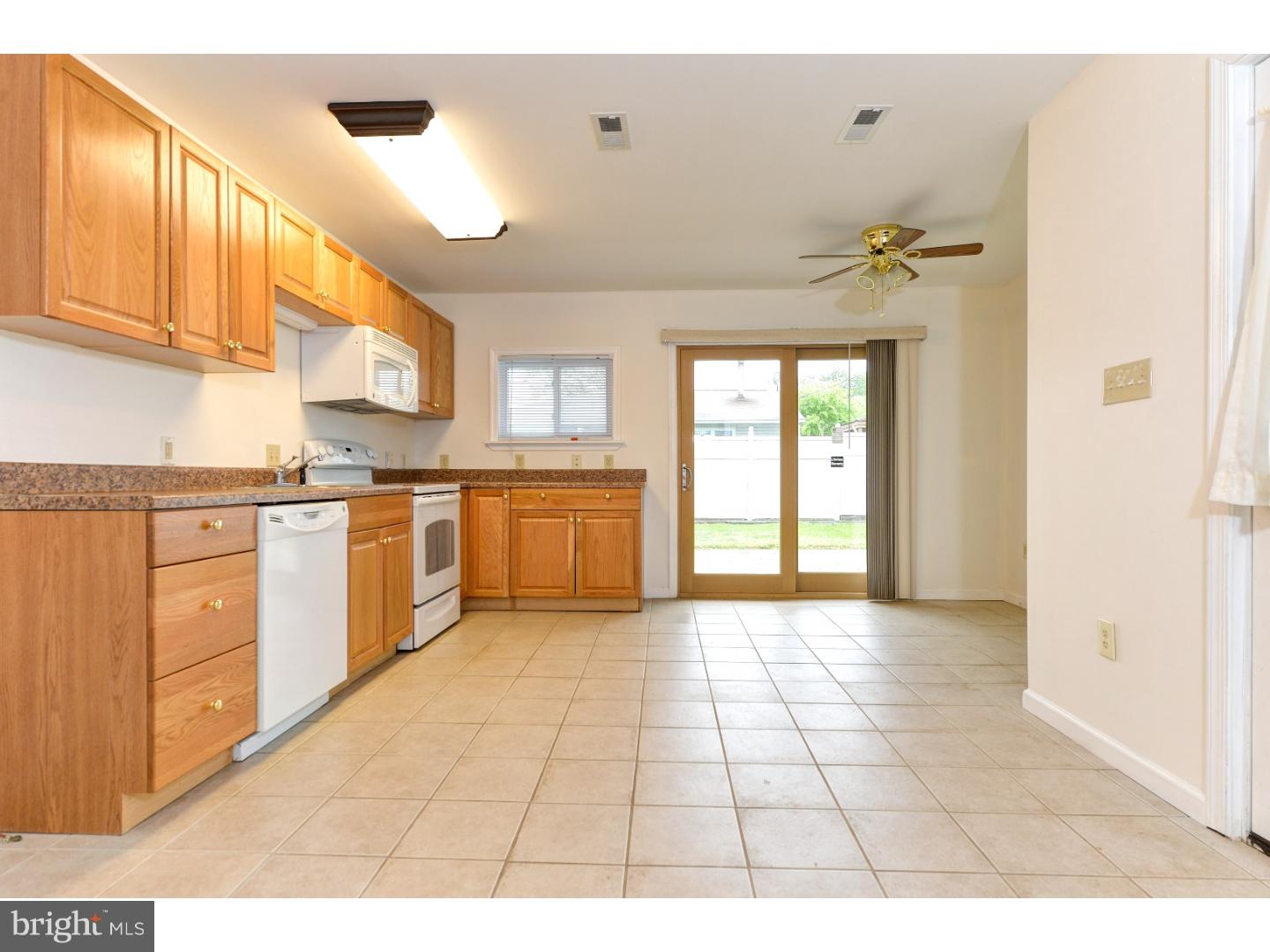 16 Metten Road Newark, DE 19713 - Photo 5 of 18 Kitchen