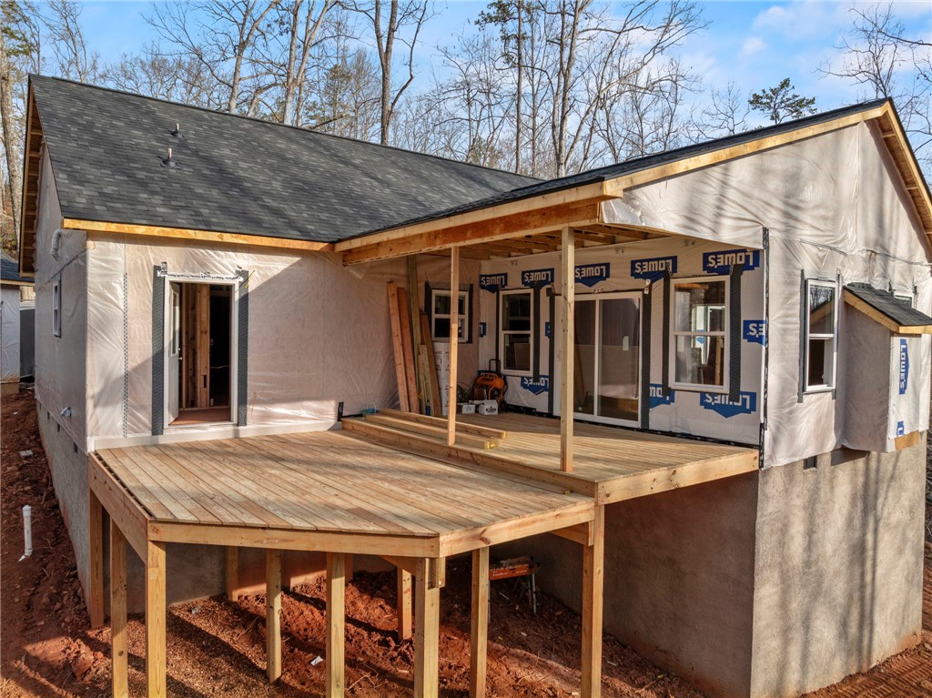 110 Gabriel Way Pickens, SC 29671 - Photo 3 of 12 This newly constructed residence features an inviting deck, perfect for outdoor living.