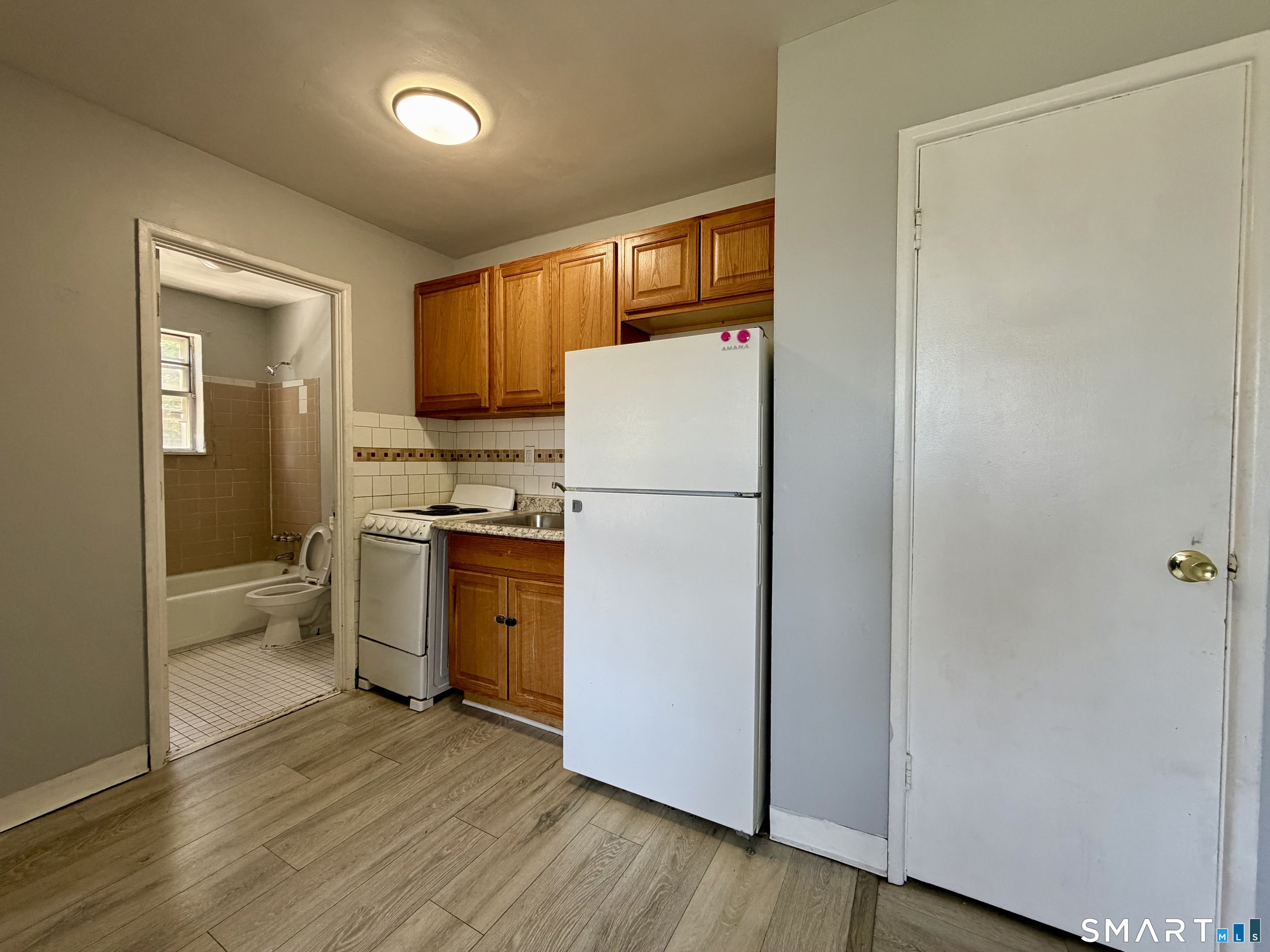 145 Cowles Street, Unit B7 Bridgeport, CT 06607 - Photo 4 of 8