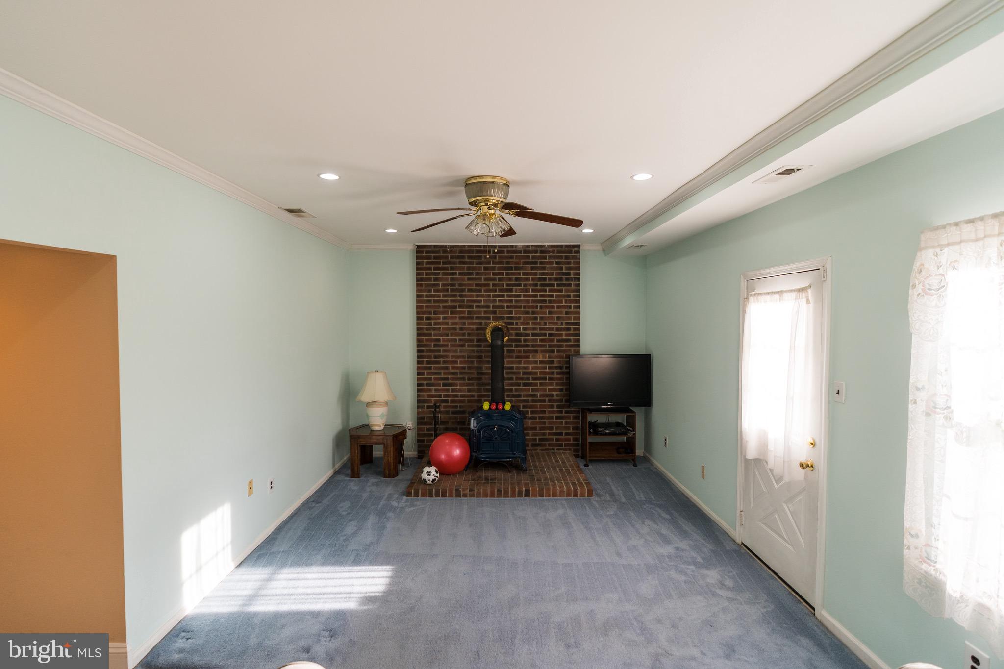 2 Danbridge Drive Horsham, PA 19044 - Photo 34 of 71 FR Wood Stove