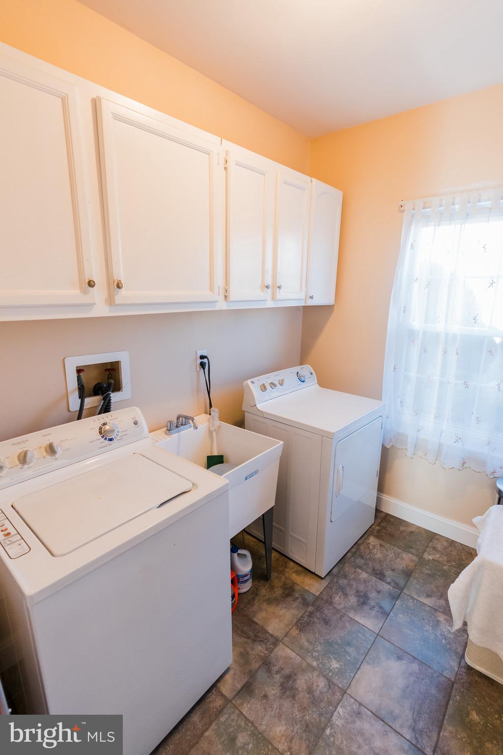 2 Danbridge Drive Horsham, PA 19044 - Photo 48 of 71 a utility room with dryer and washer