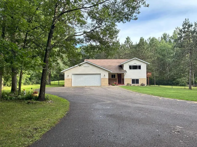 $435,000 | 14126 Oak Hollow Road, Brainerd, MN 56401