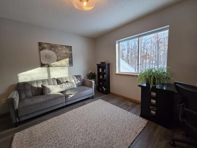 $435,000 | 14126 Oak Hollow Road, Brainerd, MN 56401