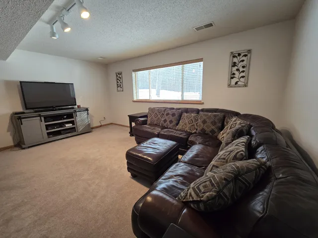 $435,000 | 14126 Oak Hollow Road, Brainerd, MN 56401