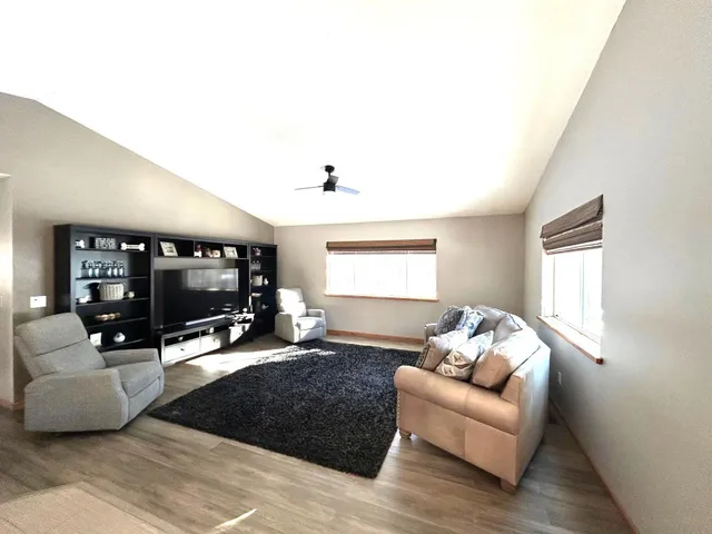 $435,000 | 14126 Oak Hollow Road, Brainerd, MN 56401