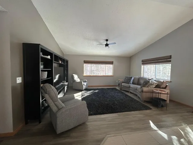 $435,000 | 14126 Oak Hollow Road, Brainerd, MN 56401