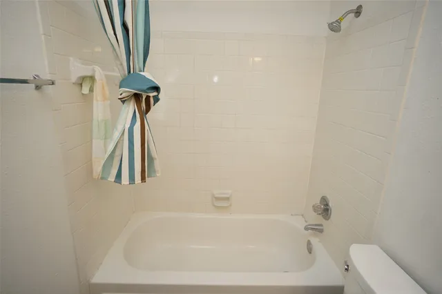 a bathroom with a tub