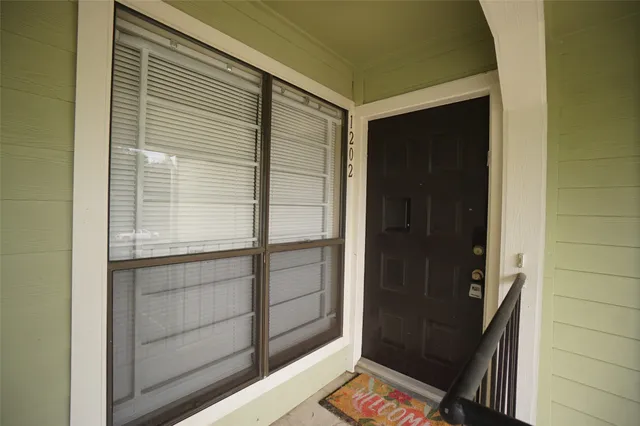 a view of walk in closet