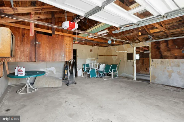 a view of a room with walk in closet