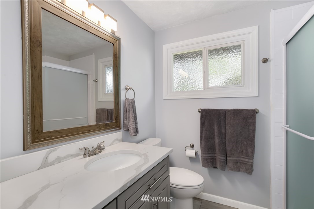2113 South 249th Place Kent, WA 98032 - Photo 16 of 25
