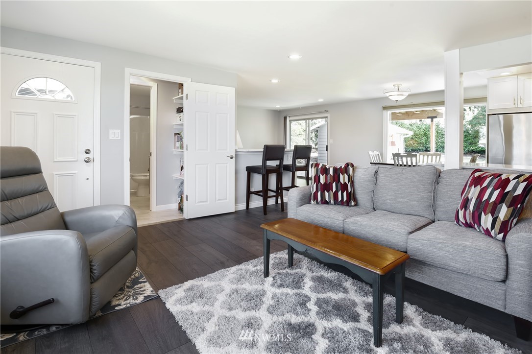 2113 South 249th Place Kent, WA 98032 - Photo 5 of 25