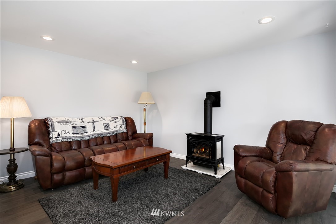 2113 South 249th Place Kent, WA 98032 - Photo 8 of 25