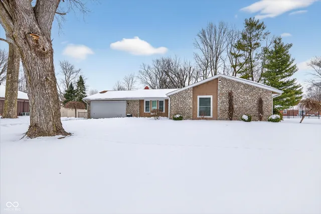 $275,000 | 508 North Parkwood Drive, Muncie, IN 47304