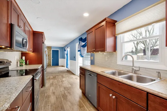 $275,000 | 508 North Parkwood Drive, Muncie, IN 47304