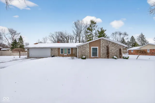 $275,000 | 508 North Parkwood Drive, Muncie, IN 47304