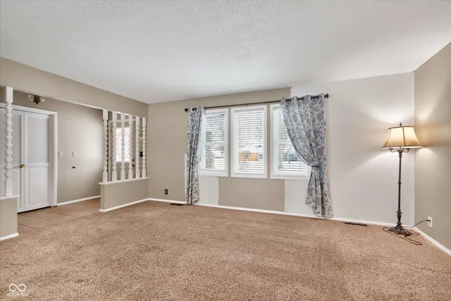 $275,000 | 508 North Parkwood Drive, Muncie, IN 47304