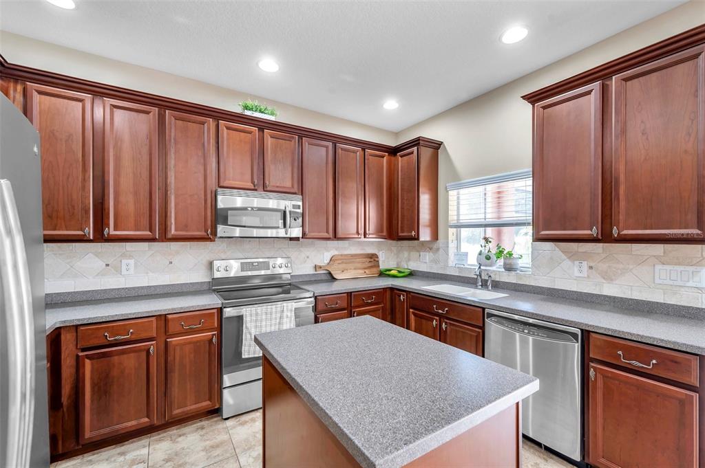 11144 Oyster Bay Circle New Port Richey, FL 34654 - Photo 20 of 85