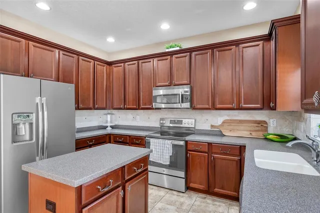 $3,350 | 11144 Oyster Bay Circle, New Port Richey, FL 34654