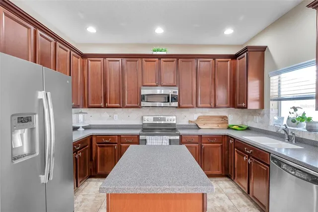 $3,350 | 11144 Oyster Bay Circle, New Port Richey, FL 34654