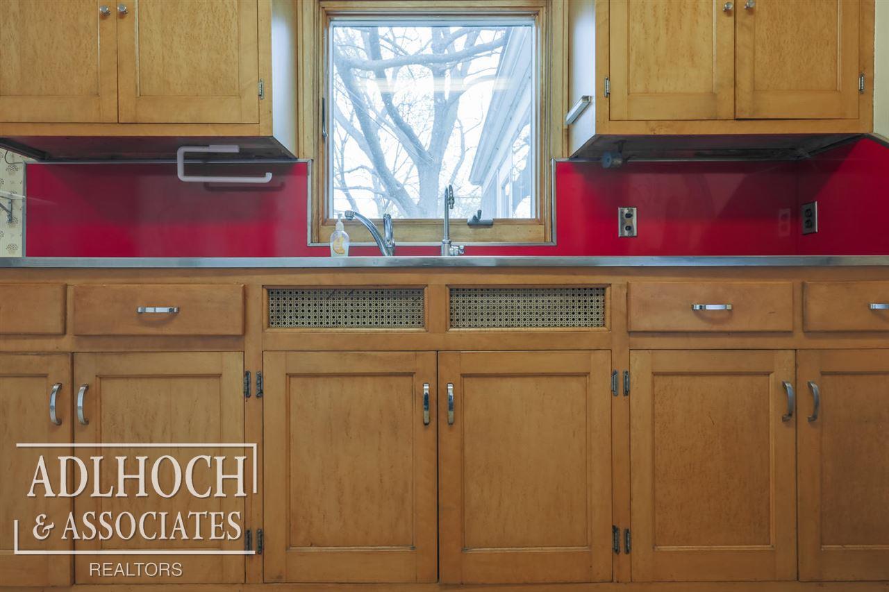 1037 Cadieux Road Grosse Pointe Park, MI 48230 - Photo 17 of 39