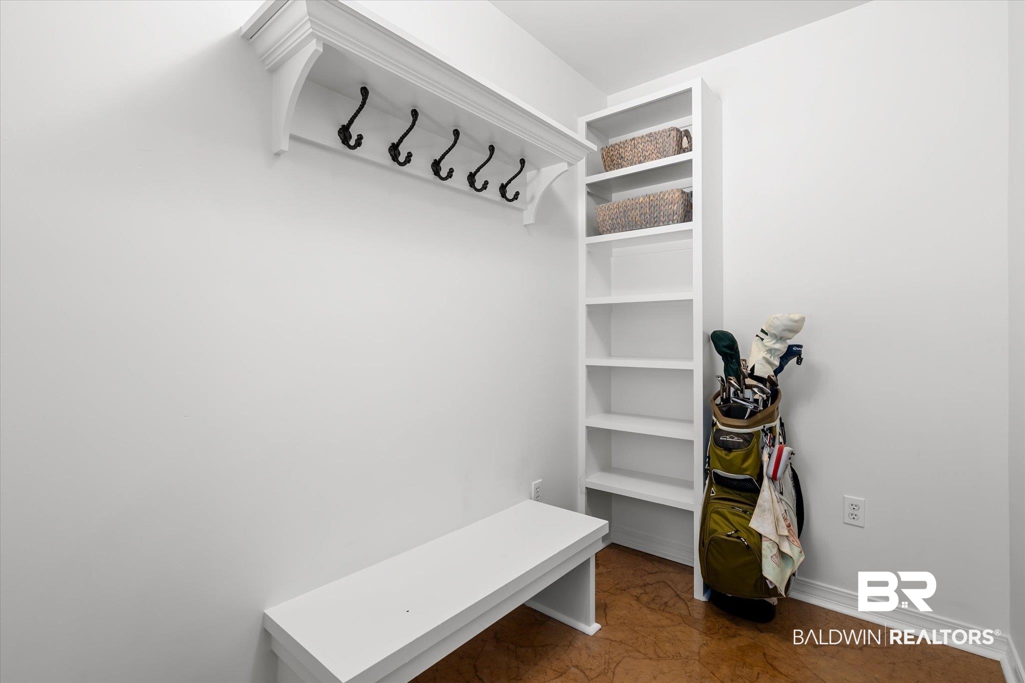 401 Camellia Court Fairhope, AL 36532 - Photo 28 of 36 Mud Room