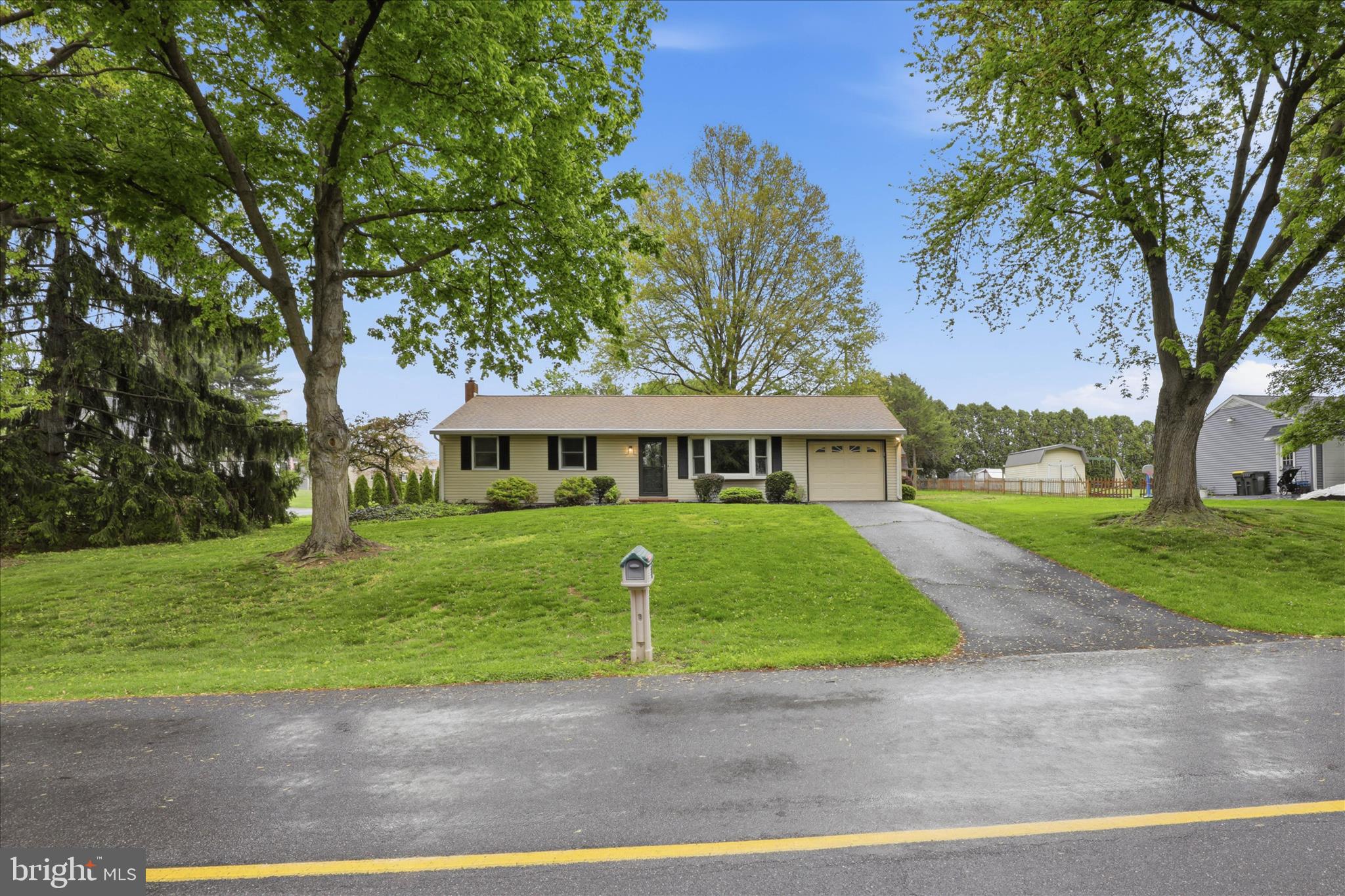 947 Hill Street Manheim, PA 17545 - Photo 41 of 47 a view of a house with a garden