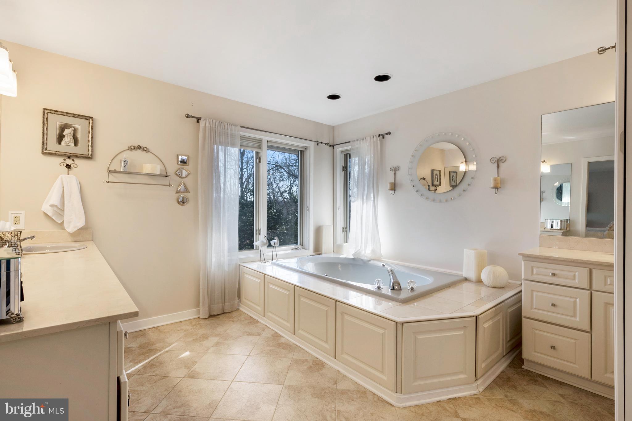 554 Maynadier Lane Crownsville, MD 21032 - Photo 39 of 68 Jetted soaking tub in master full bath