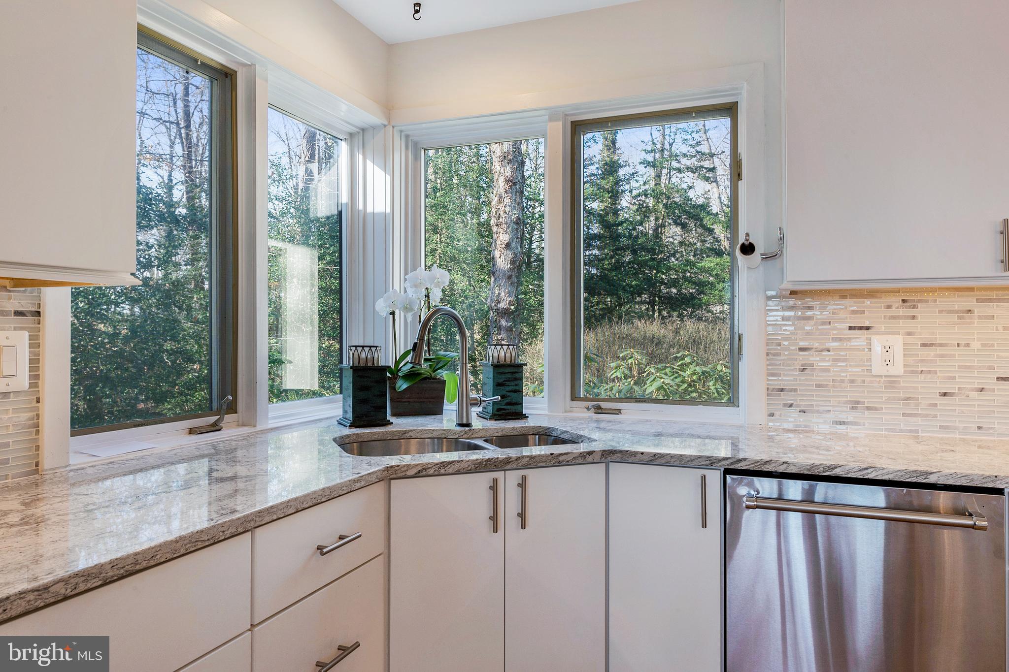 554 Maynadier Lane Crownsville, MD 21032 - Photo 53 of 68 Designer backsplash