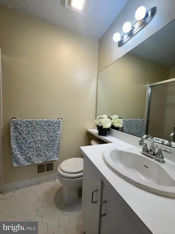 $2,500 | 6 Wosniak Court, Lawrence Township, NJ 08648