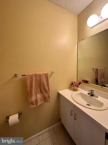 $2,500 | 6 Wosniak Court, Lawrence Township, NJ 08648