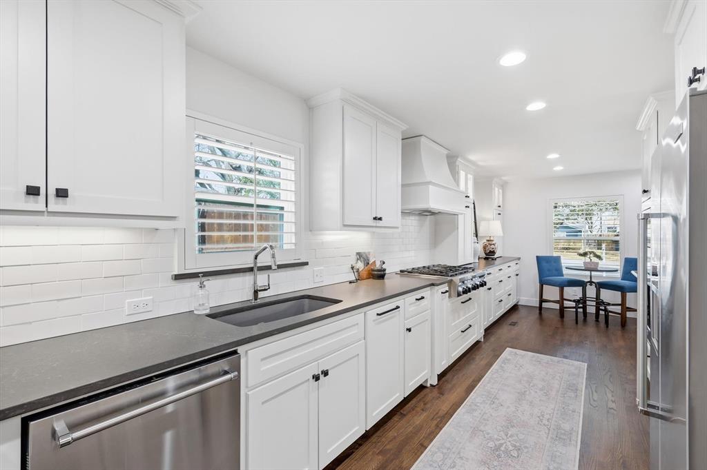 11009 Ferndale Road Dallas, TX 75238 - Photo 8 of 21