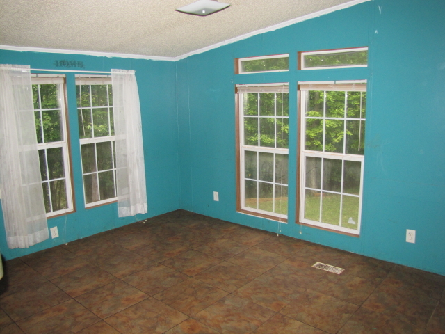 4126 Altice Road Moneta, VA 24121 - Photo 5 of 13 Dining Area