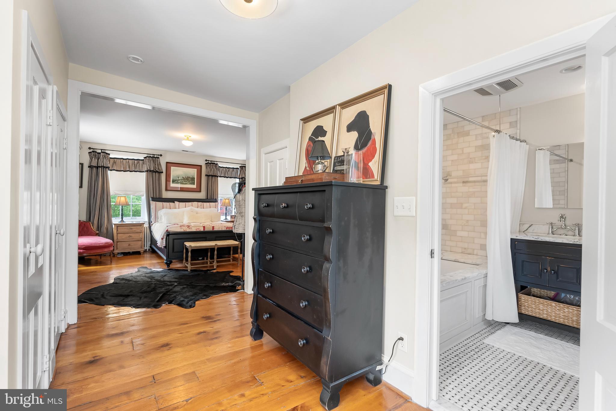 2810 Hoffman Mill Road Hampstead, MD 21074 - Photo 44 of 121 Adjacent dressing area