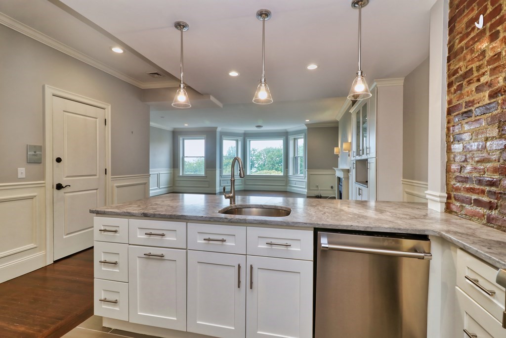 127 Bay State Road, Unit PH Boston, MA 02215 - Photo 4 of 28