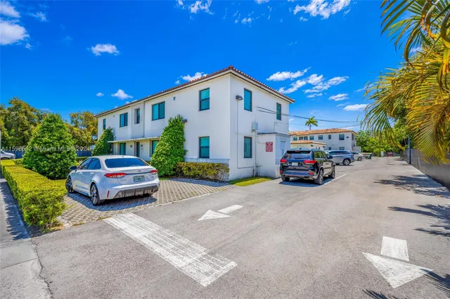 $5,500,000 | 1440 Southwest 42nd Avenue, Miami, FL 33134