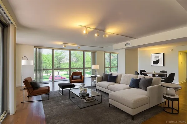 $274,900 | 600 Admiral Boulevard, Unit 208, Kansas City, MO 64106