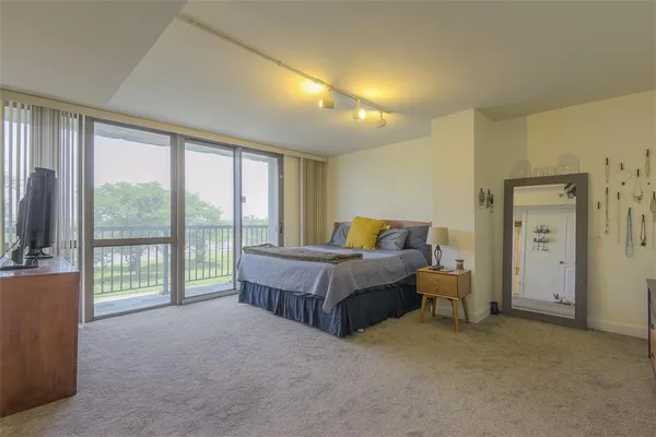 $274,900 | 600 Admiral Boulevard, Unit 208, Kansas City, MO 64106