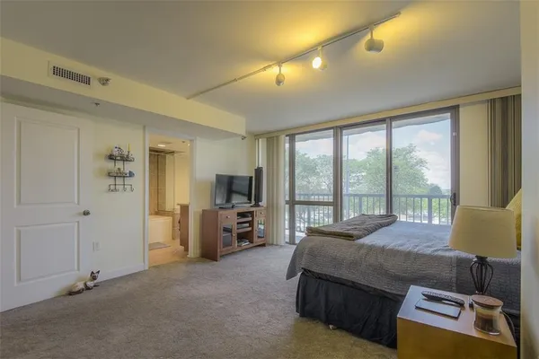 $274,900 | 600 Admiral Boulevard, Unit 208, Kansas City, MO 64106
