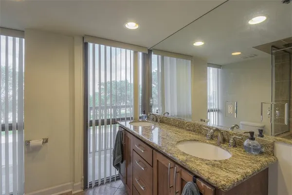 $274,900 | 600 Admiral Boulevard, Unit 208, Kansas City, MO 64106