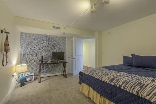 $274,900 | 600 Admiral Boulevard, Unit 208, Kansas City, MO 64106