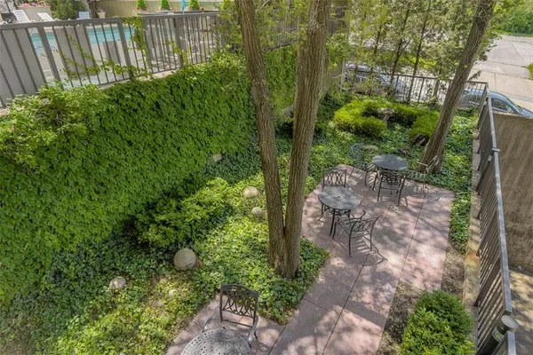 $274,900 | 600 Admiral Boulevard, Unit 208, Kansas City, MO 64106