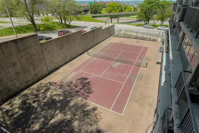 $289,900 | 600 Admiral Boulevard, Unit 208, Kansas City, MO 64106