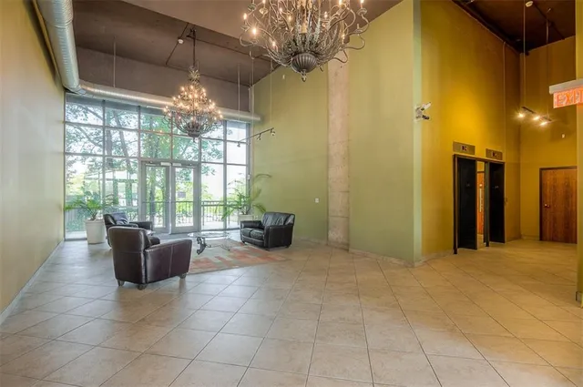 $294,500 | 600 Admiral Boulevard, Unit 208, Kansas City, MO 64106