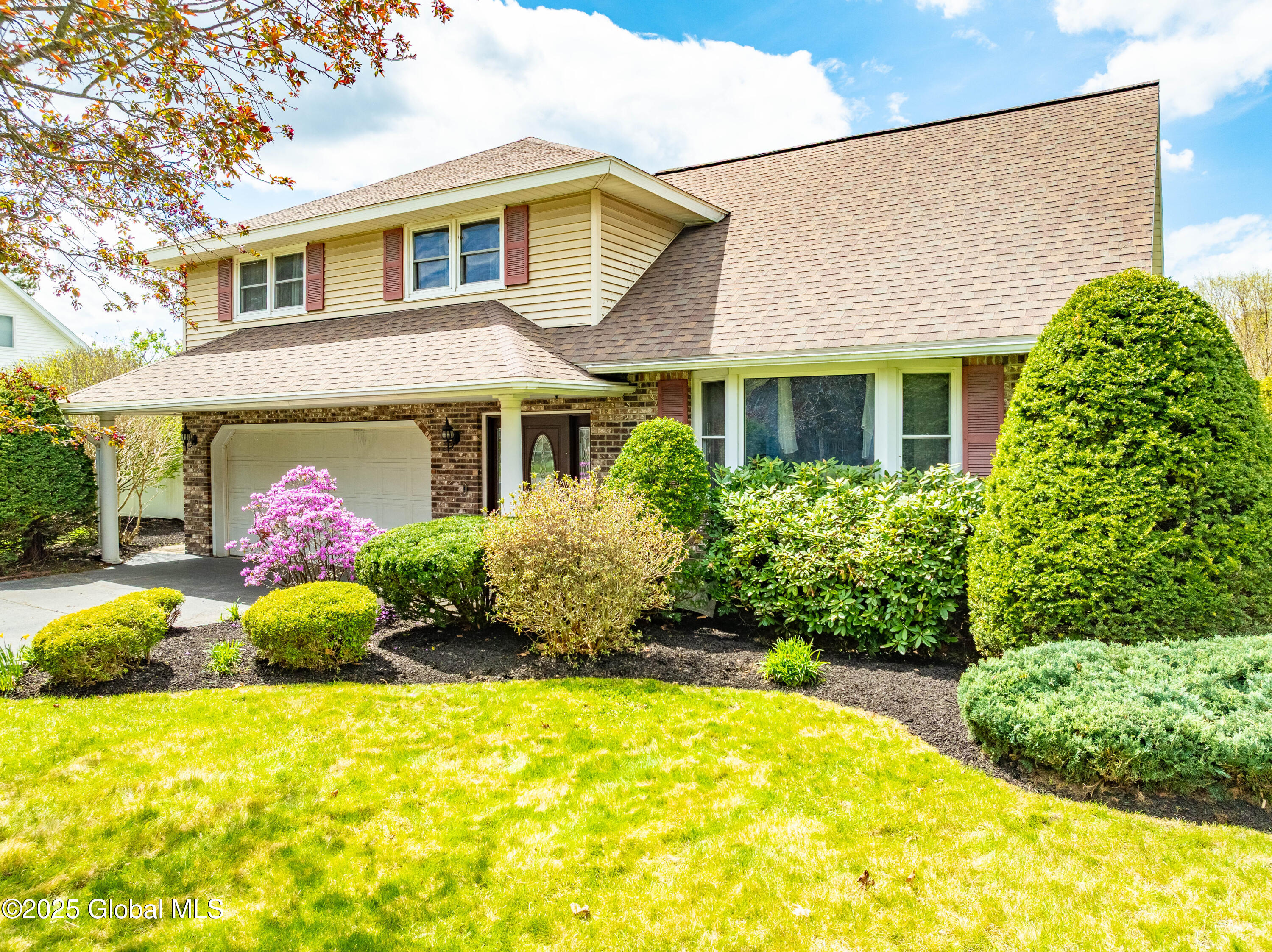 320 Dolan Drive Rotterdam, NY 12306 - Photo 4 of 49 4