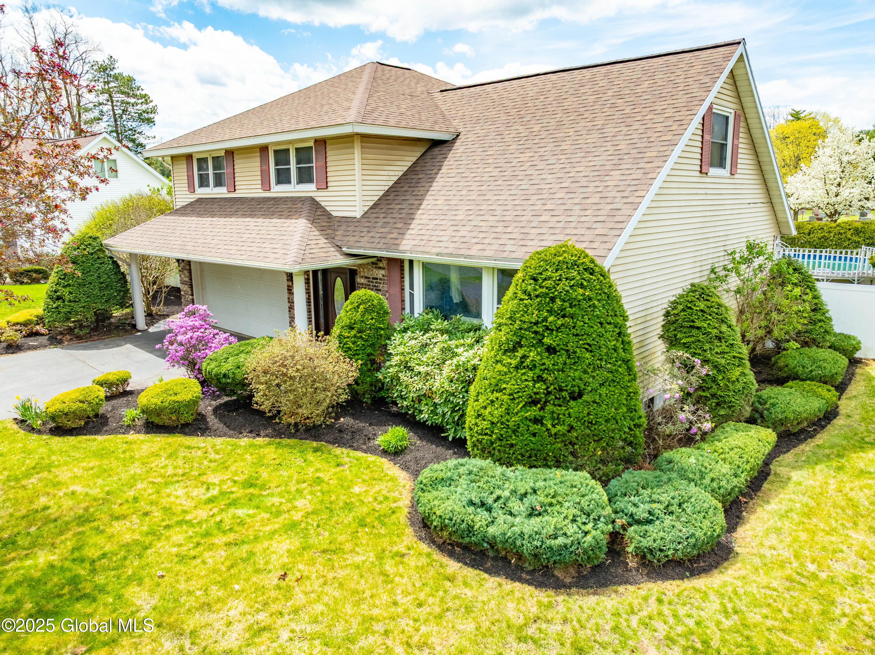 320 Dolan Drive Rotterdam, NY 12306 - Photo 6 of 49 8.1