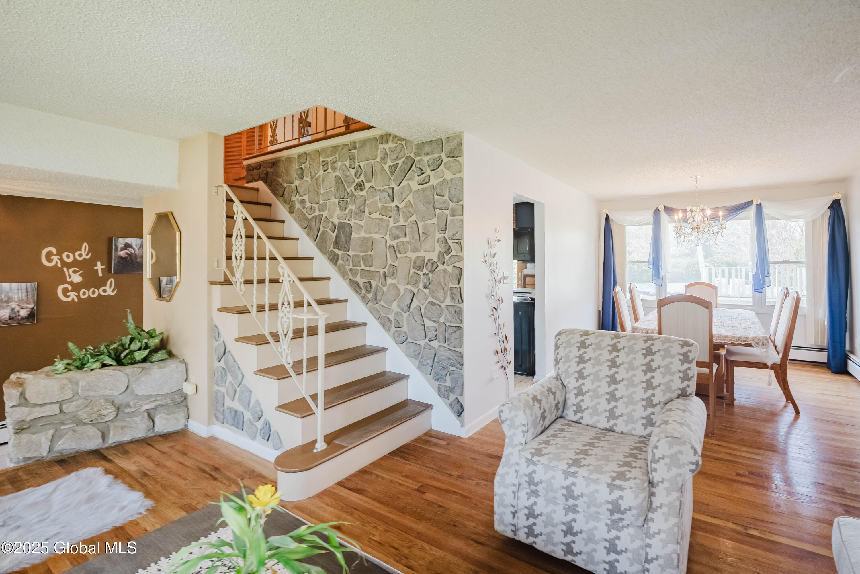 320 Dolan Drive Rotterdam, NY 12306 - Photo 9 of 49 10