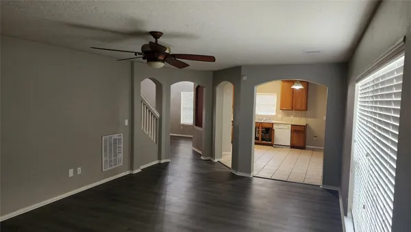 $2,095 | 20218 Mammoth Falls Drive, Tomball, TX 77375
