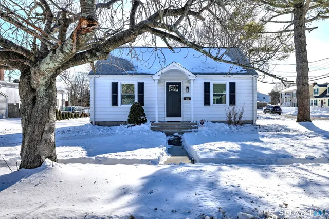 $399,900 | 265 Birdseye Street, Stratford, CT 06615