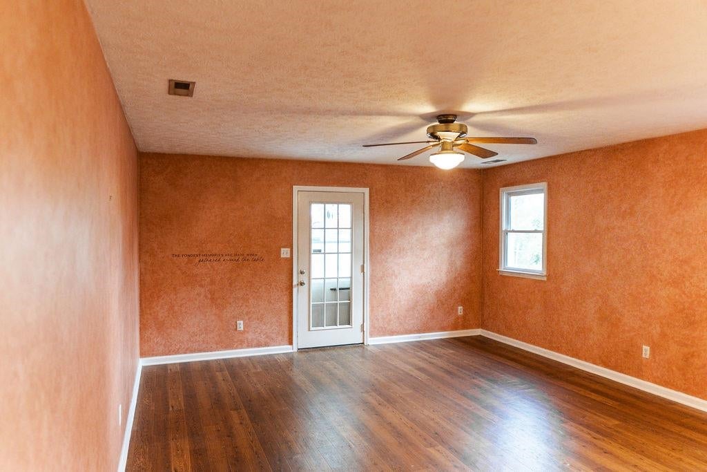2065 Girkin Road Bowling Green, KY 42101 - Photo 3 of 38 Gallery Image 3