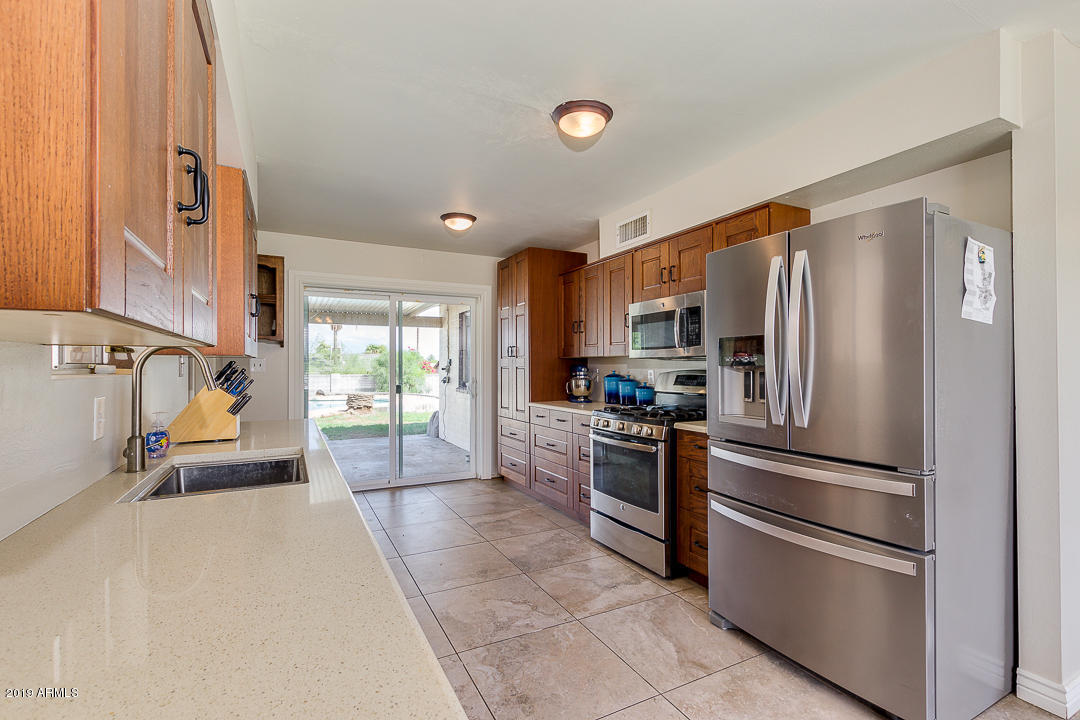 2434 East Marilyn Road Phoenix, AZ 85032 - Photo 9 of 27 12-Marylin